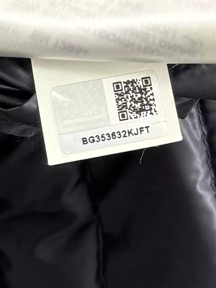 Moncler Navy Amey Down Jacket - Size 3 - UK 10/12 - 19.5” PTP