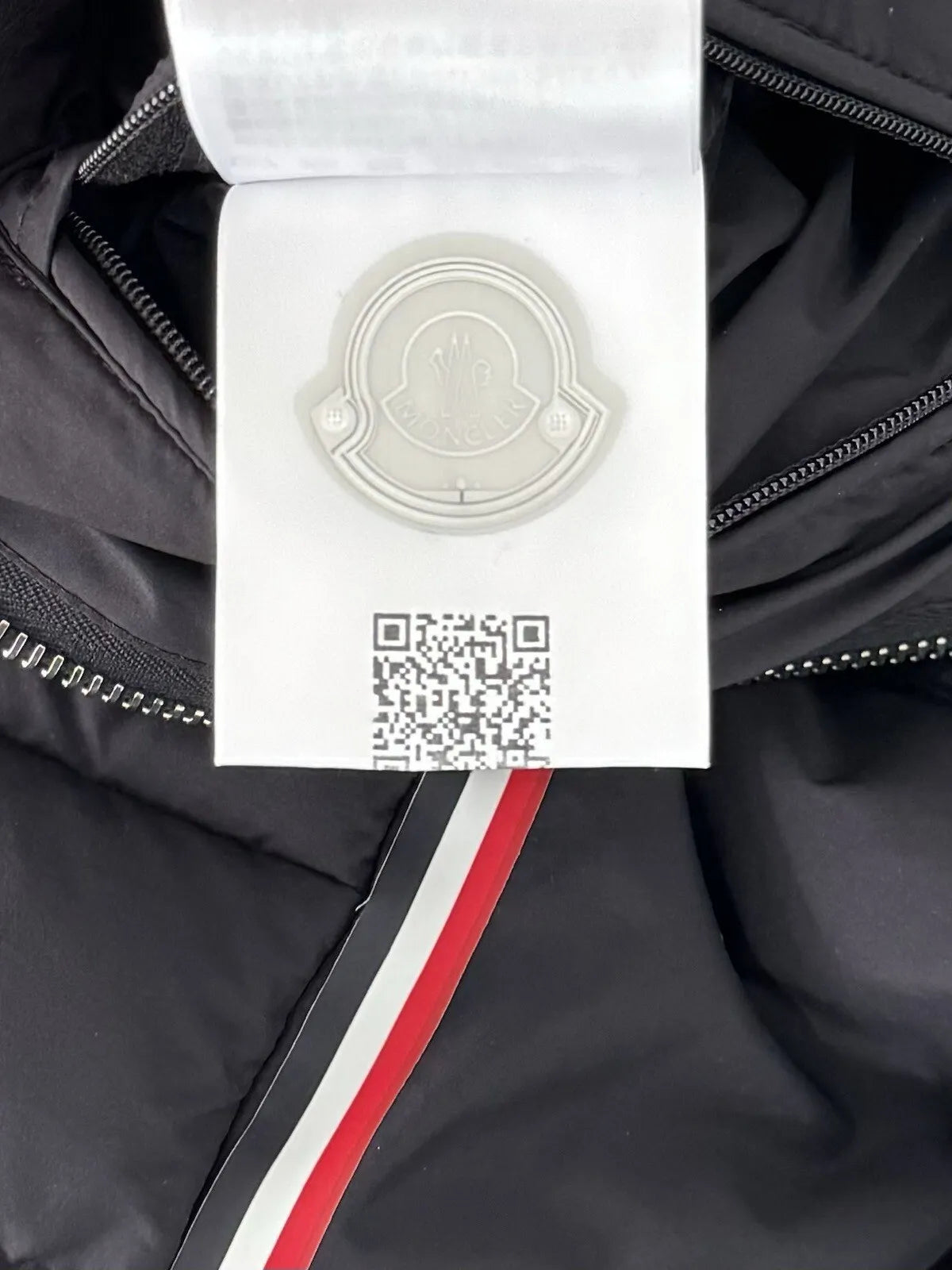 Moncler Black Thar Down Gilet - Medium - Size 2 - 20.5” PTP