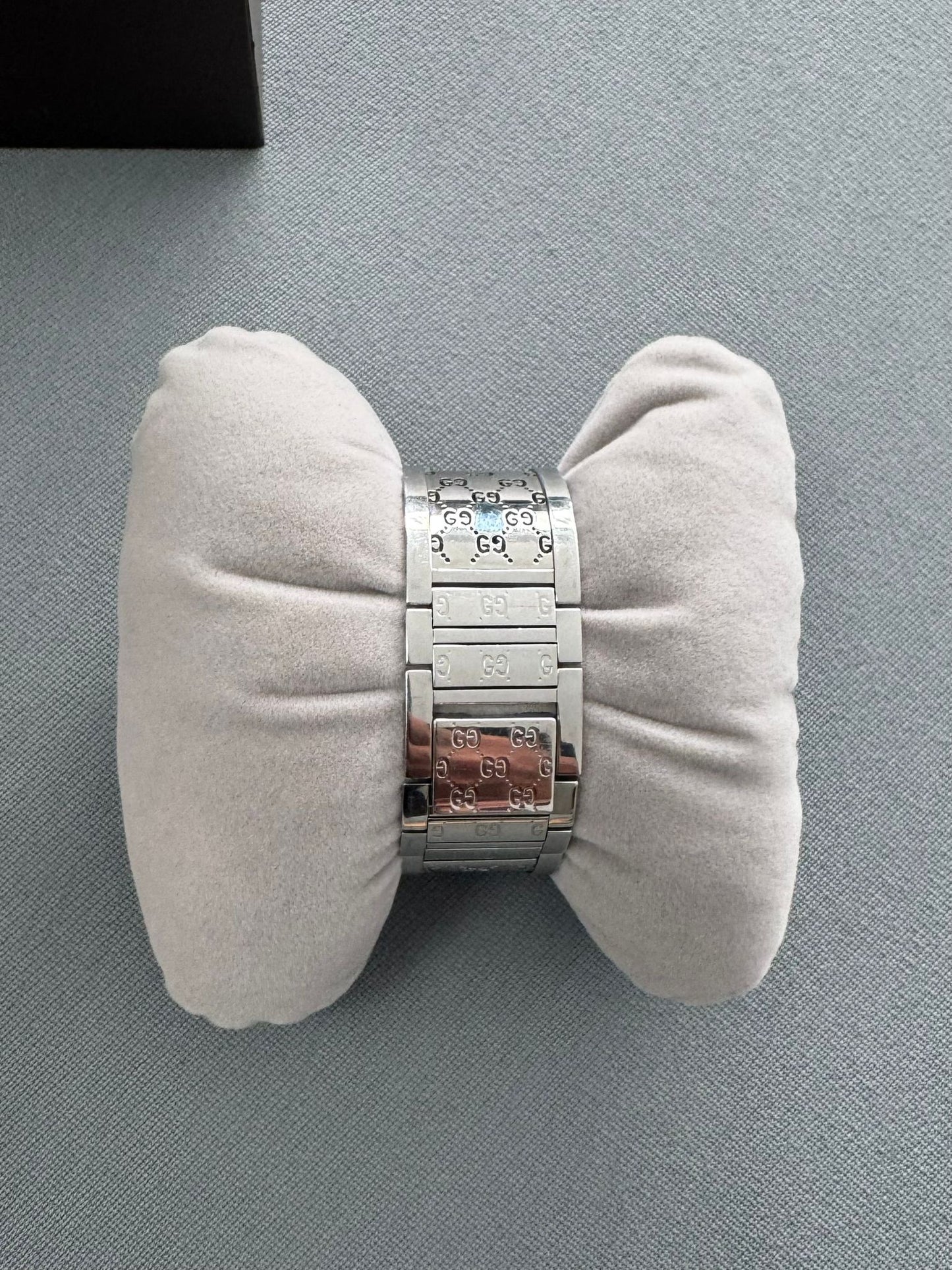Gucci Diamond Bangle GG Women's Quartz Watch - Boxed