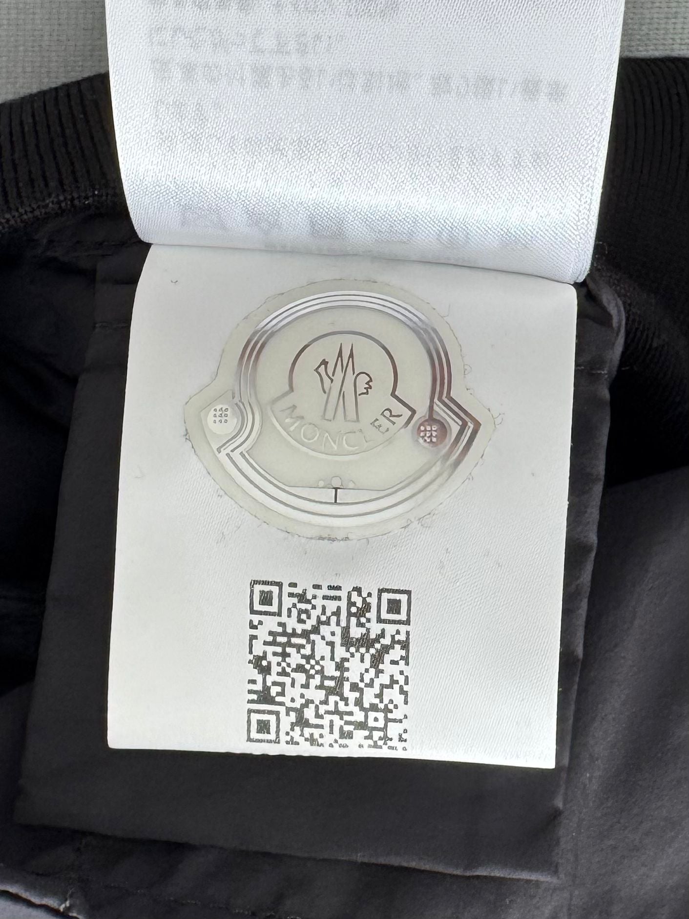 Moncler Navy Tricot Padded Contrast Sleeve Cardigan - Medium - PTP 20.5''