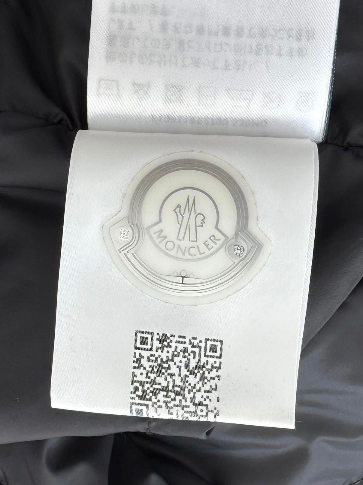 Moncler Iracoubo Black Down Jacket - Large - Size 3 - 23” PTP