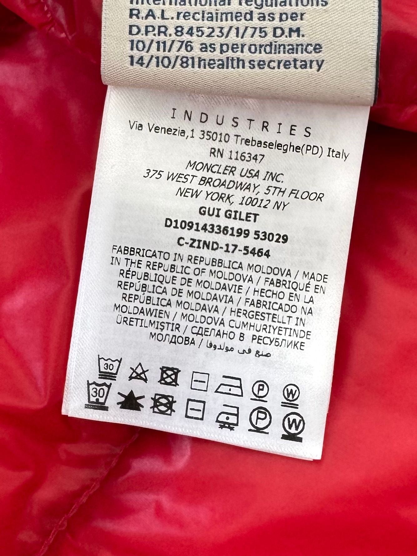 Moncler Red Gui Down Gilet - Size 4 - 22” PTP - Large