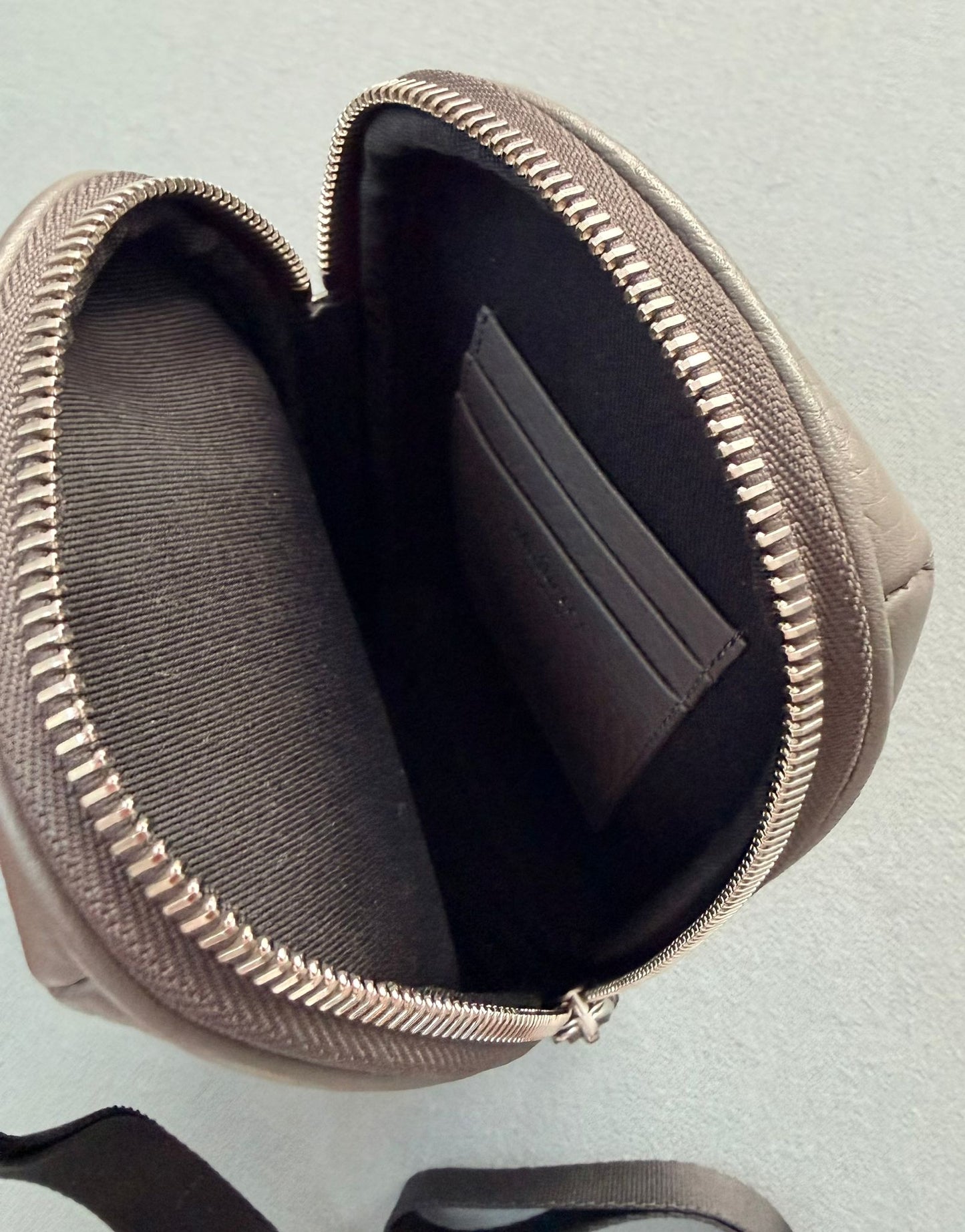 Mulberry Heavy Grain Leather Zipped Pouch Earth Grey – Authentic Pre-Loved UK | Westin High End