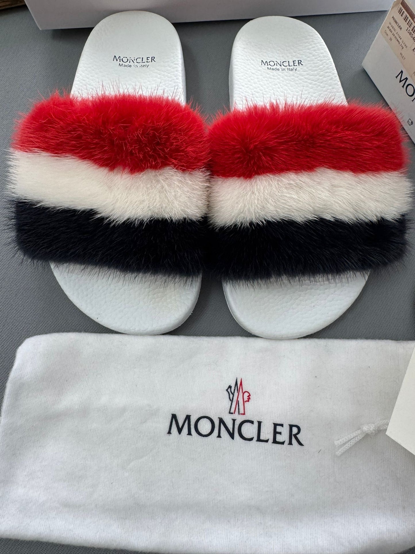 Moncler Jeanne Sliders - UK5 EU38