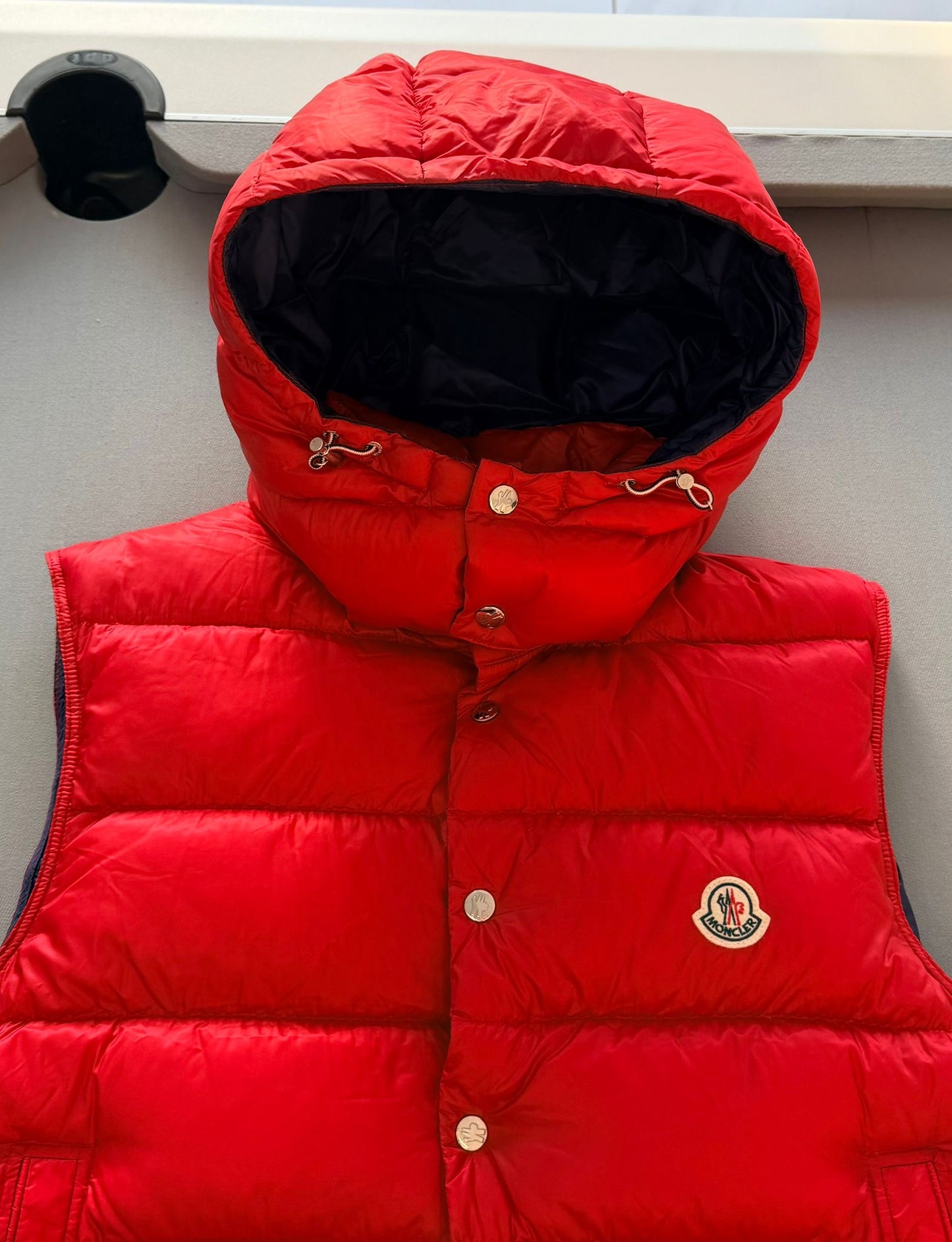 Moncler Red Billecart Down Puffer Hooded Gilet - size 6 (25” PTP) X large
