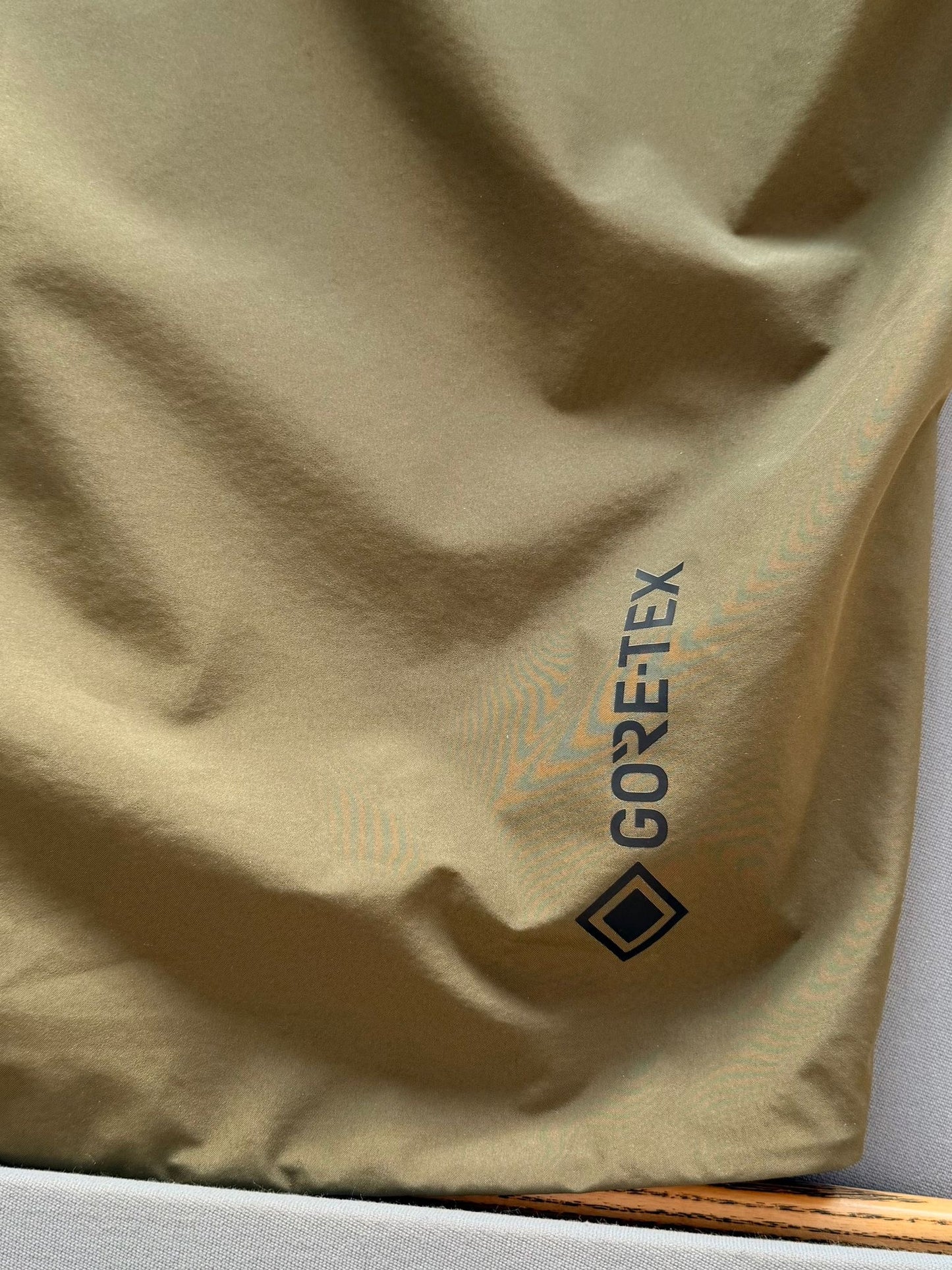 Moncler Fel Grenoble Gortex Khaki Jacket - Size: 3 (26'' ptp)