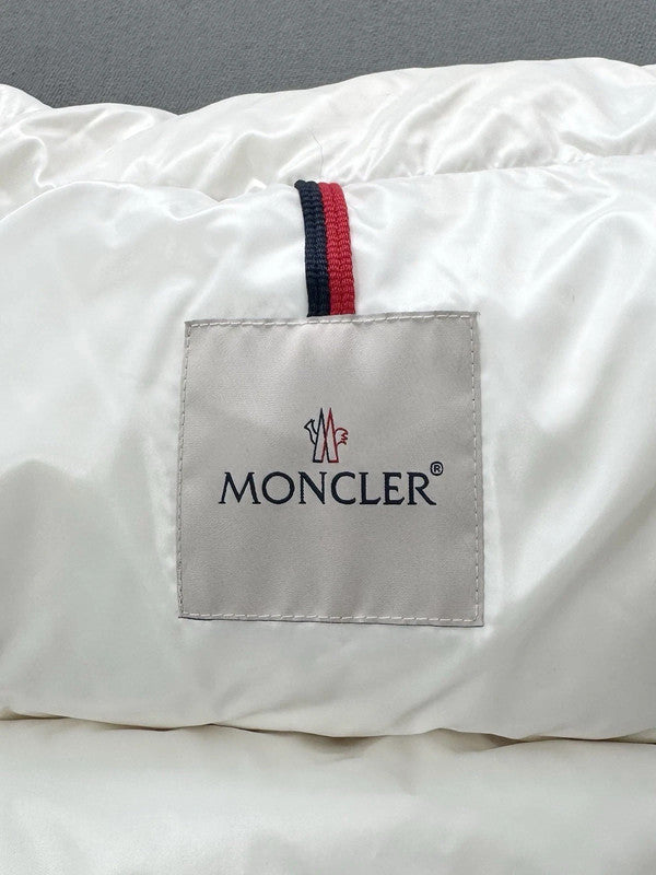 Moncler Monginevro Down Red Gilet - Size 2( Medium/Large ) 23” PTP