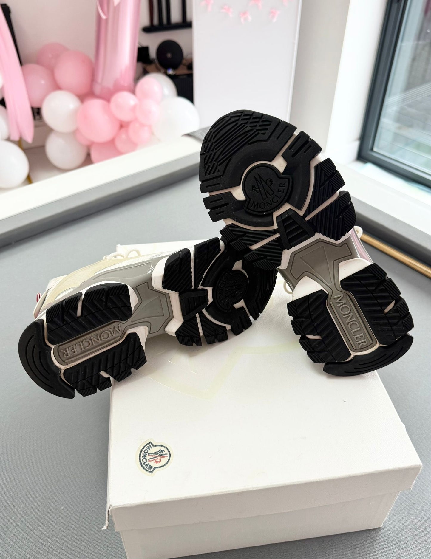 Moncler White & Grey Trevor Trainers - Size: 6 (EU39)