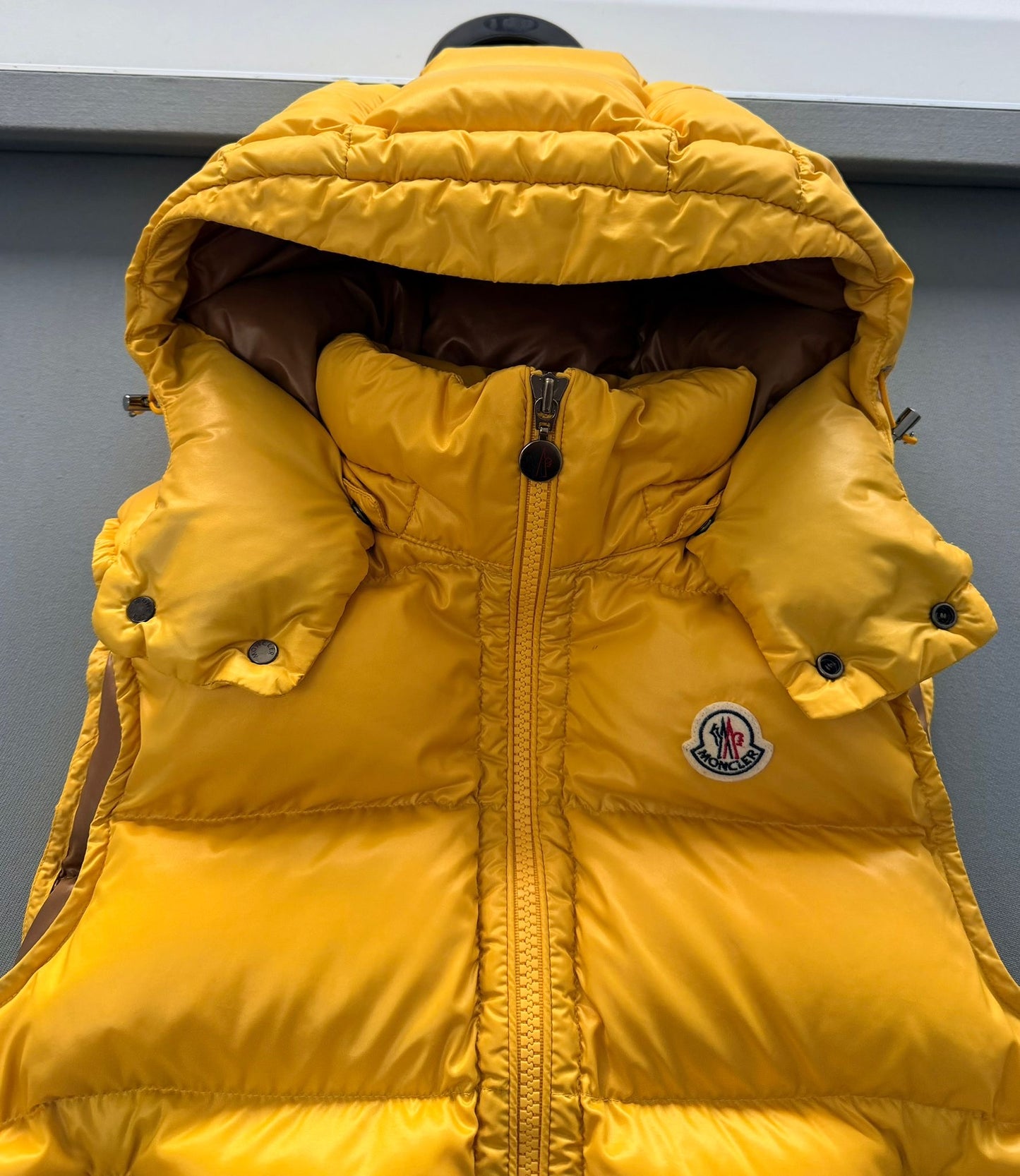 Moncler Bormes Hooded Down Gilet – Yellow