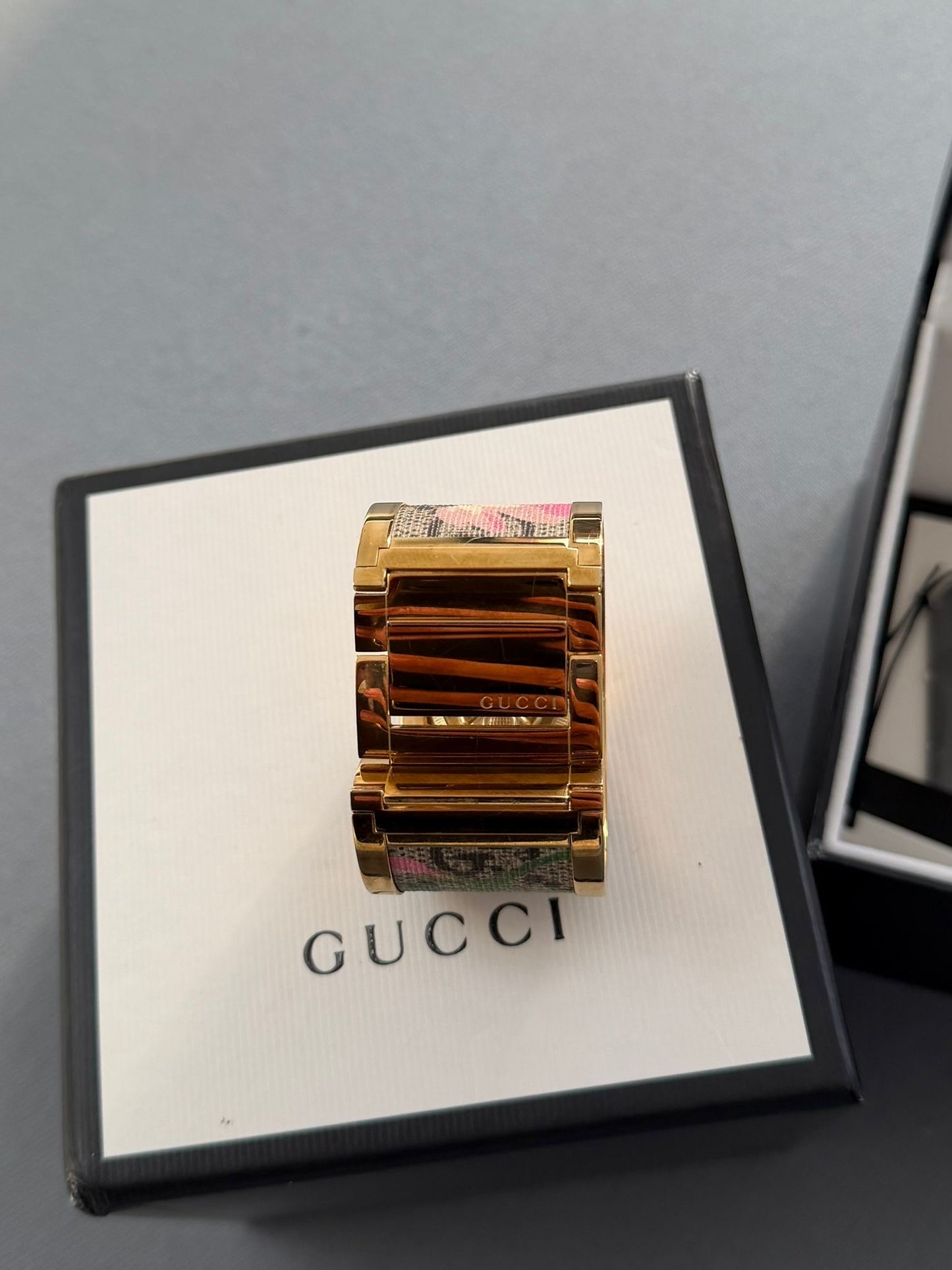 Gucci Ladies Bloom Twirl Gold Plated Bangle Style Watch