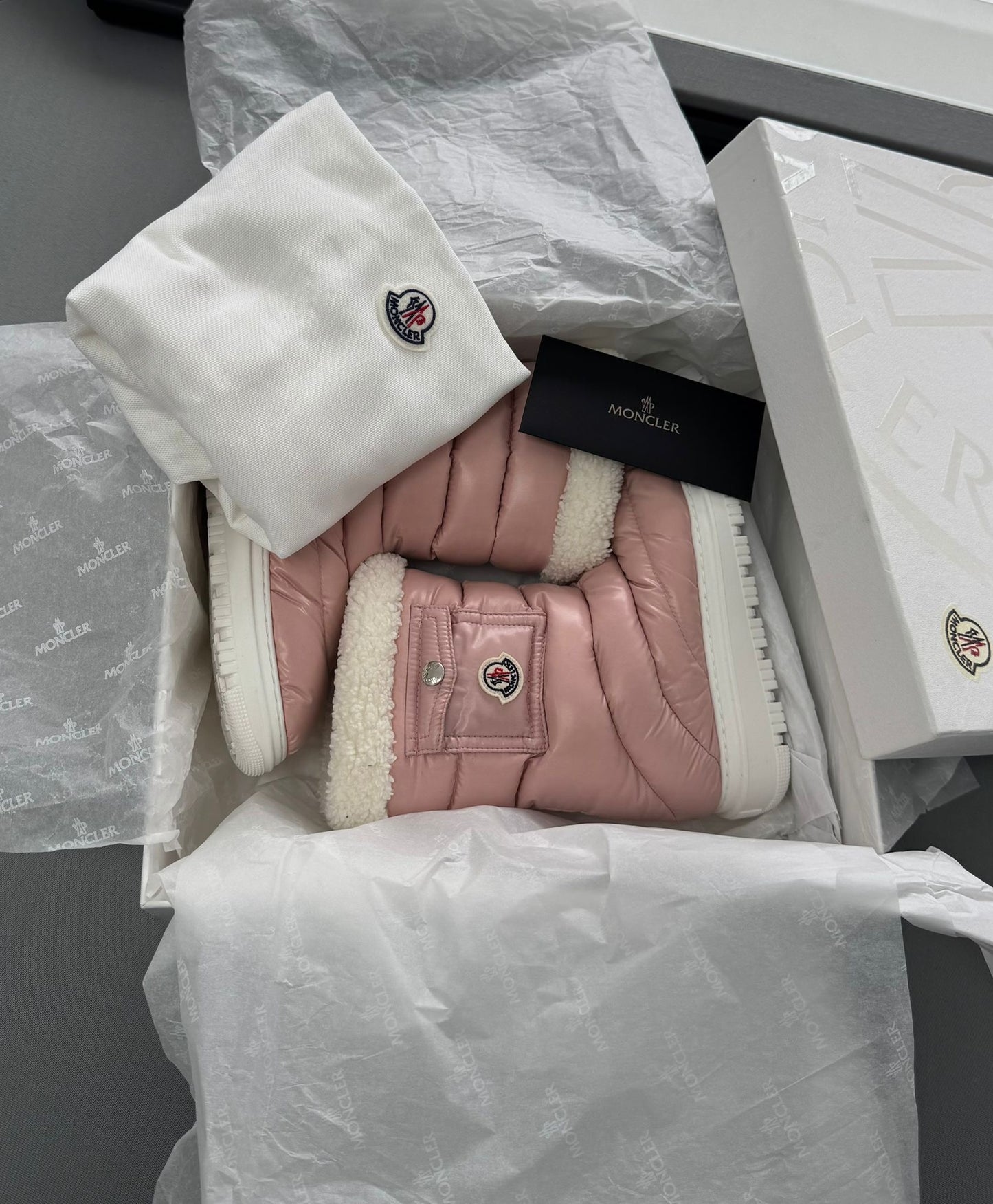 Moncler Gaia Pink Pocket Snow Boots - Size: UK13 (EU32)