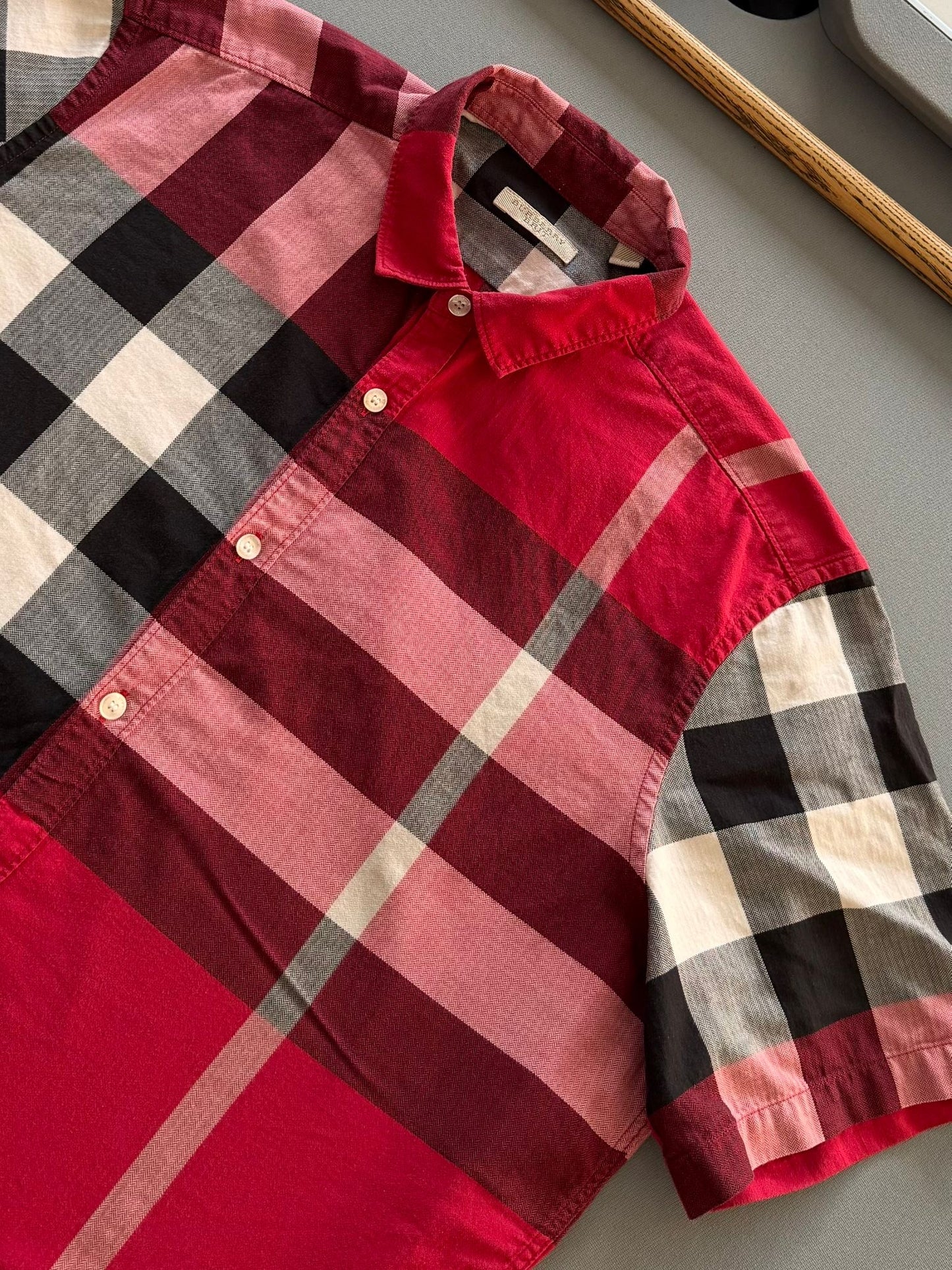 Burberry Short Sleeve Red Somerton Check Shirt - Size: XL (23.5''ptp)