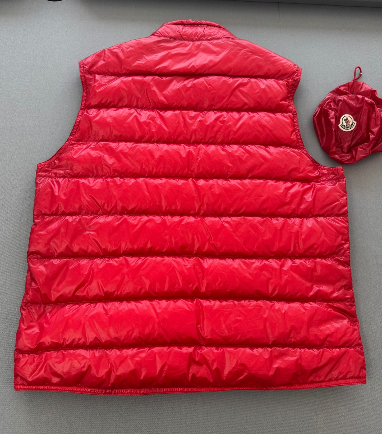 Moncler Red Gui Down Gilet - Size 4 - 22” PTP - Large