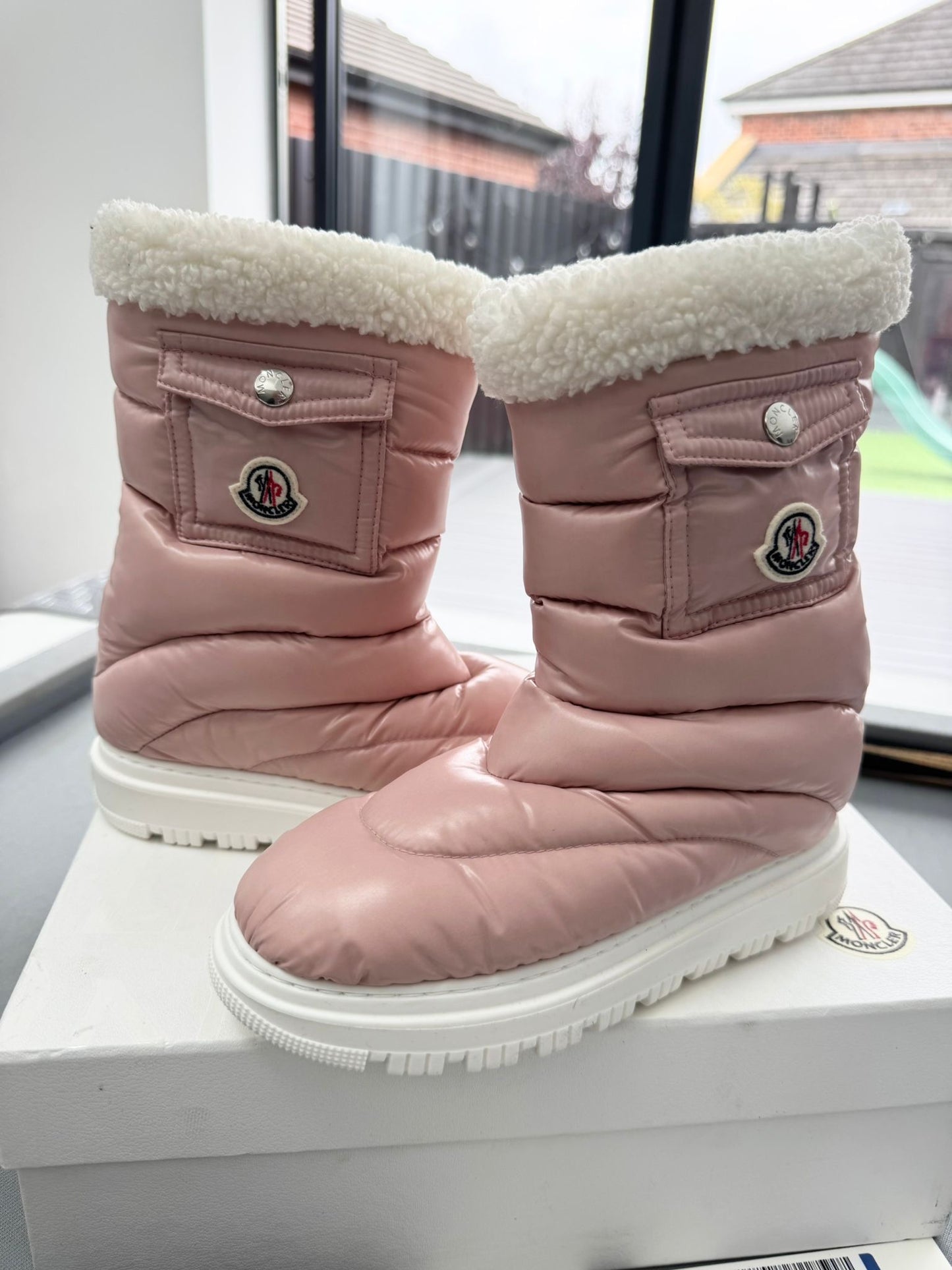 Moncler Gaia Pink Pocket Snow Boots - Size: UK13 (EU32)