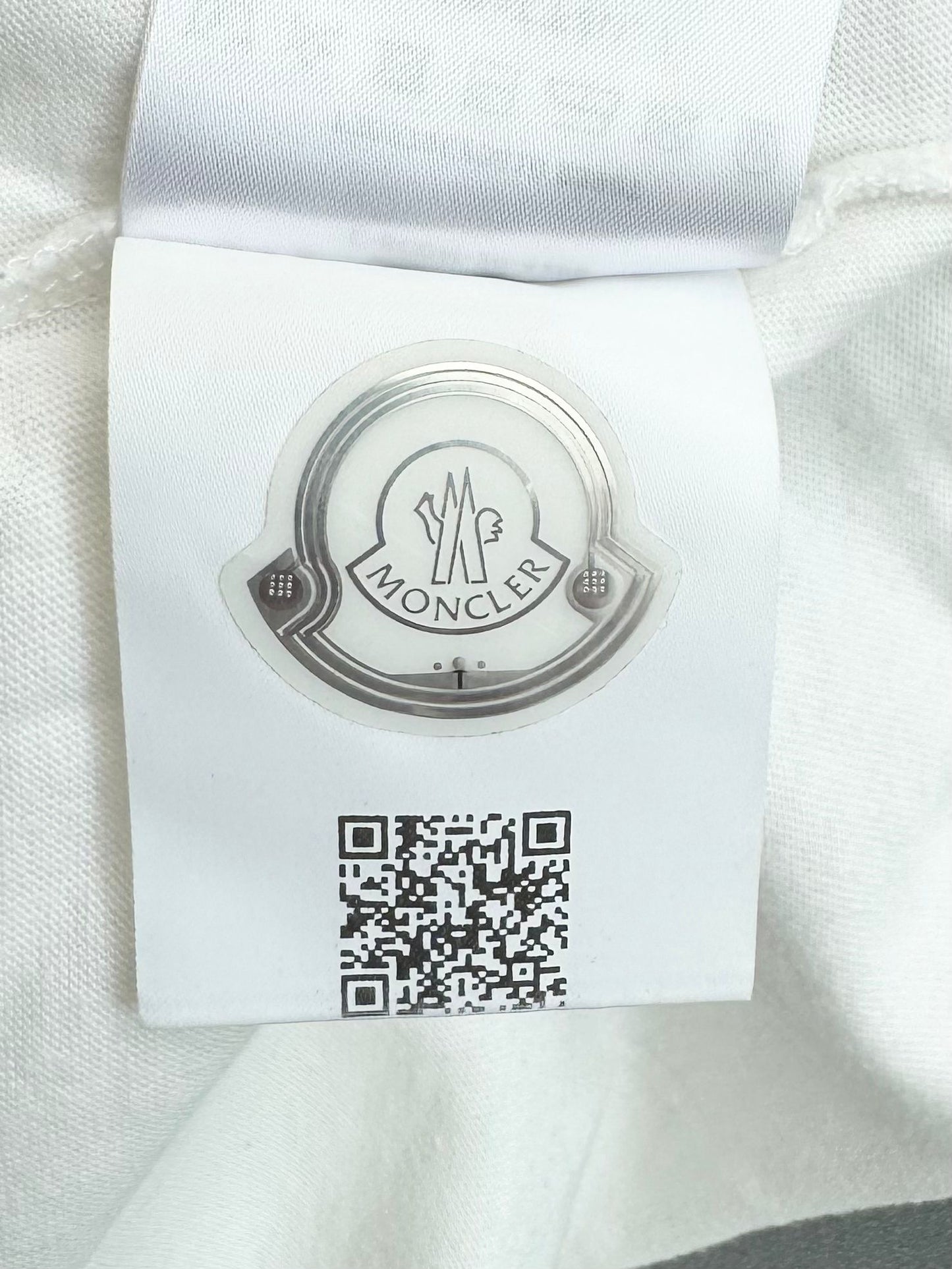 Moncler Off White Grenoble Logo Print T-Shirt - XL - 25” PTP