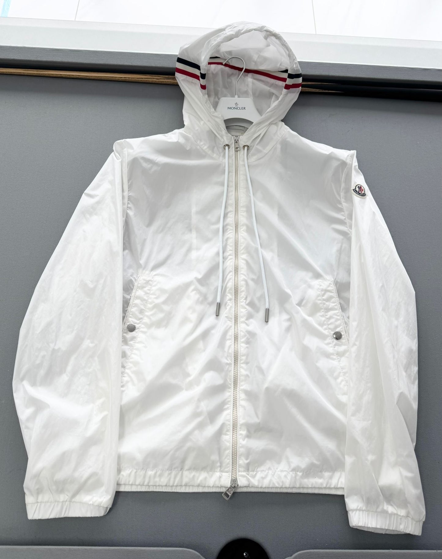 Moncler White Nylon Hooded Grimpeurs Jacket - Size 5 (XL)(24'' PTP)