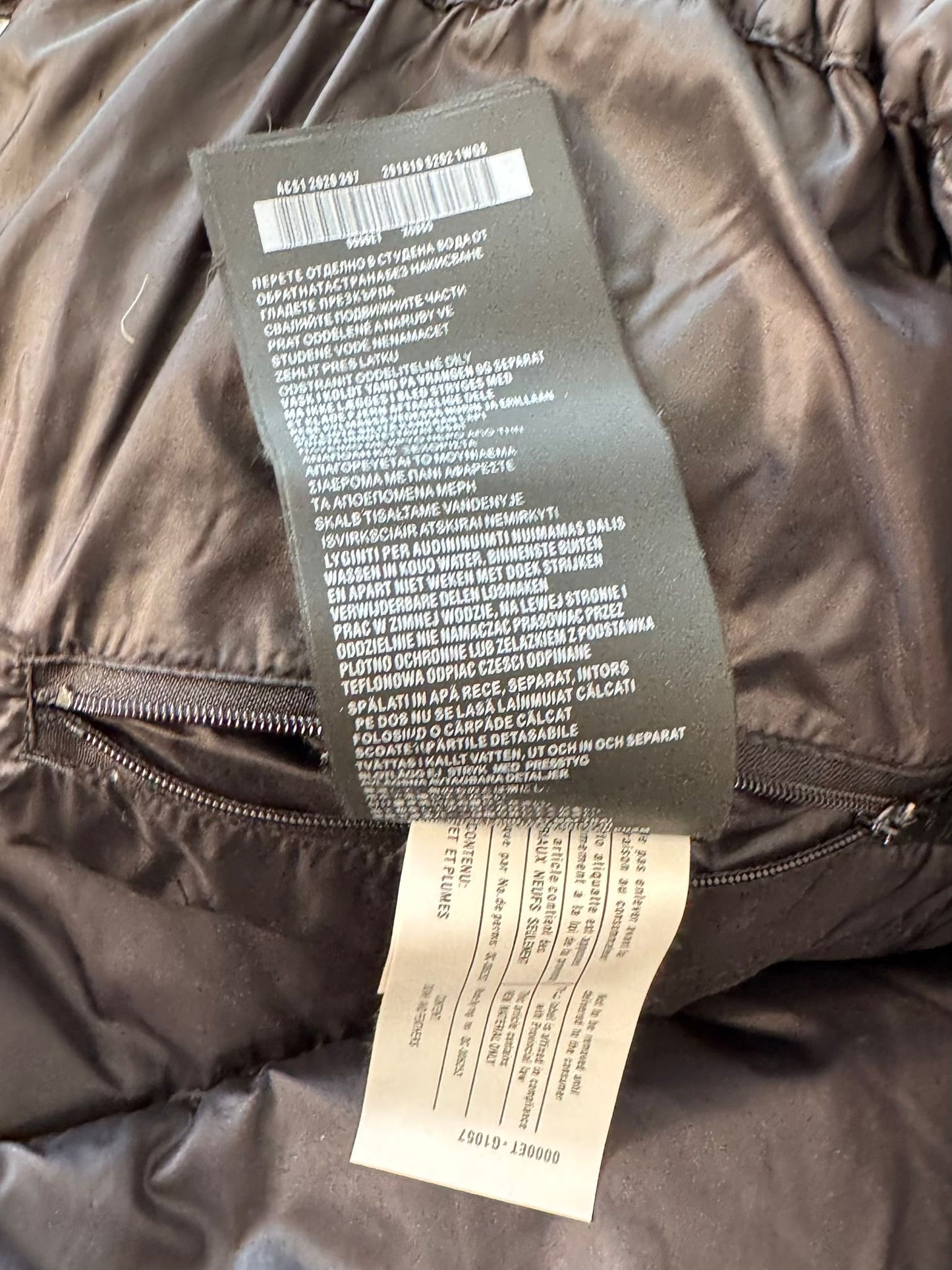 Prada Cira Cropped Puffer Jacket With Detachable Sleeves - Size UK 10-12