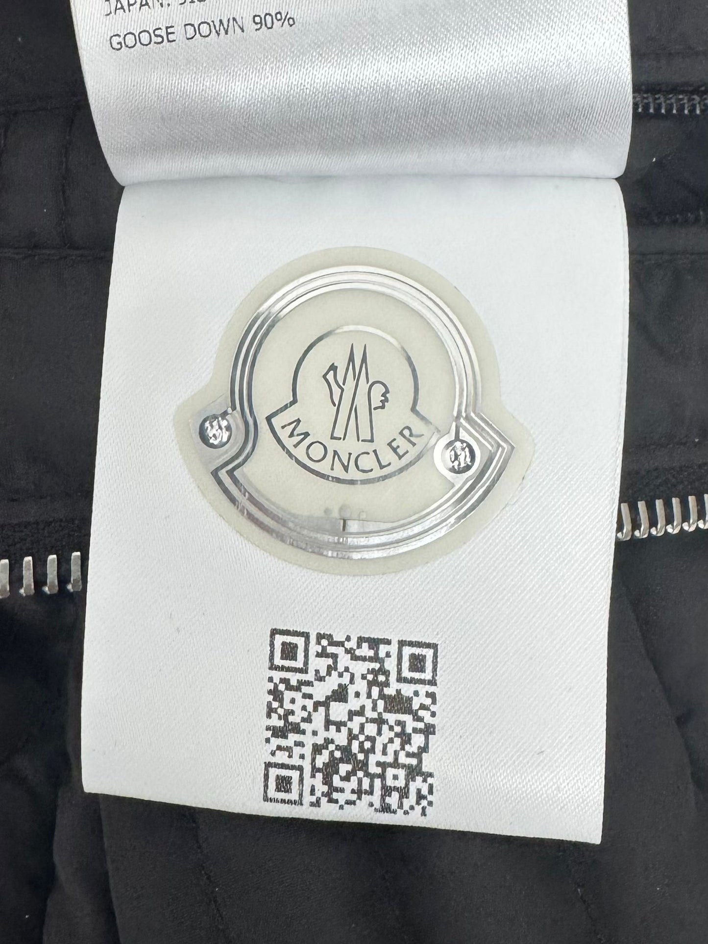 Moncler Black Roy Gilet - Size 2 (Medium) (21” PTP)