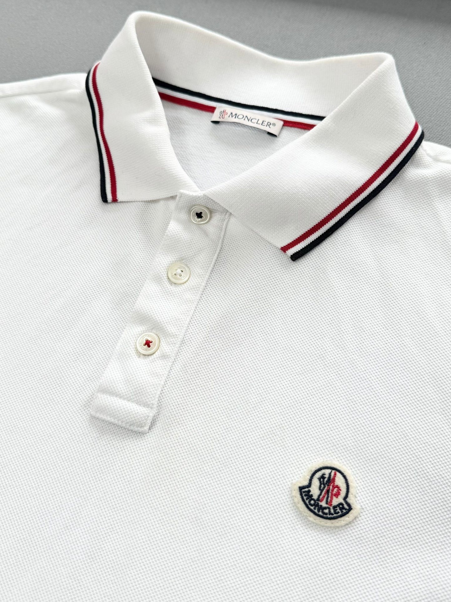 Moncler White Polo T-shirt- Medium (19.5”PTP)
