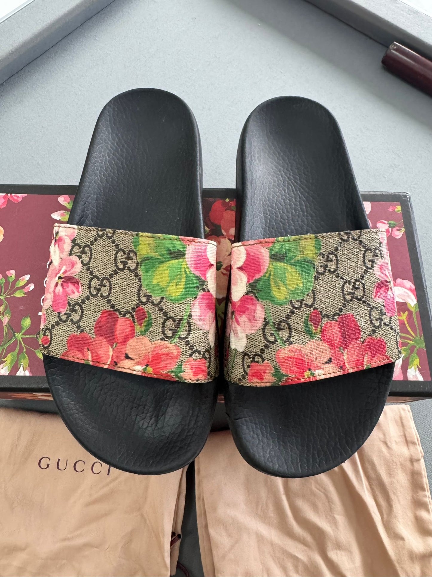 Gucci Bloom Sliders - SIze: 4 (EU37)