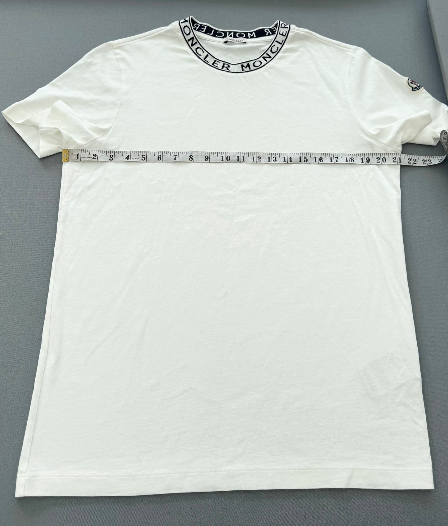 Moncler White Logo Tape Relaxed Fit Cotton T-Shirt - Medium (21” PTP)