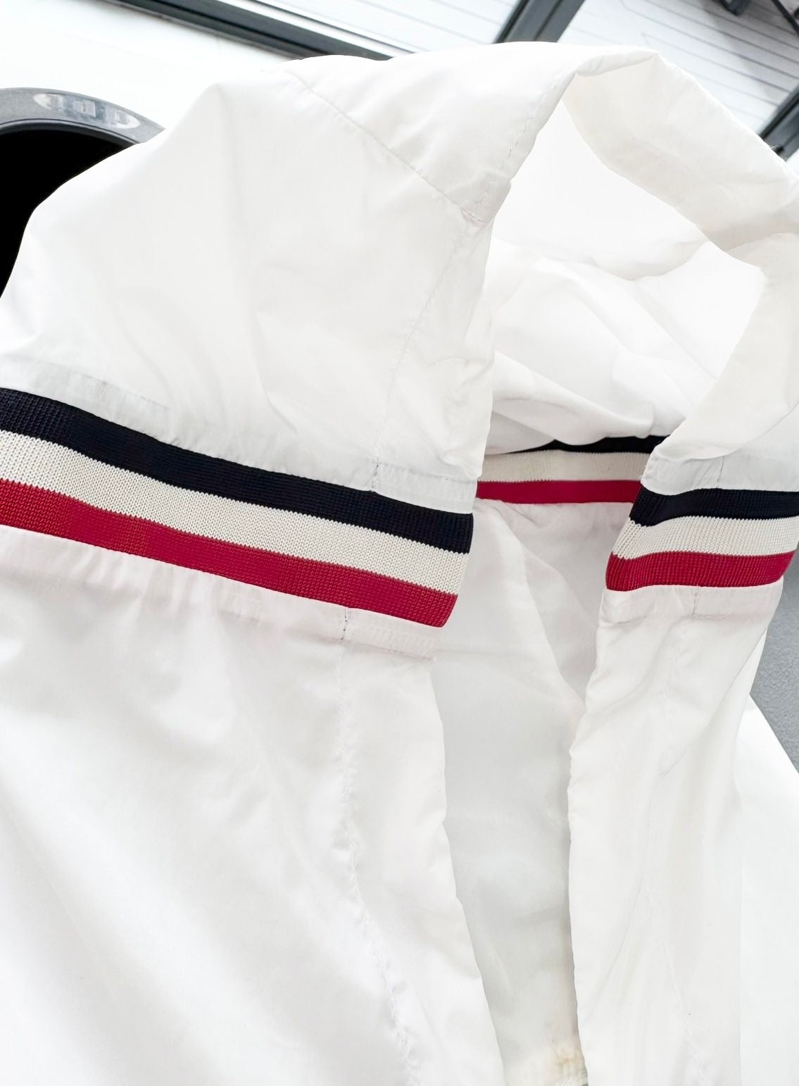 Moncler White Nylon Hooded Grimpeurs Jacket - Size 5 (XL)(24'' PTP)