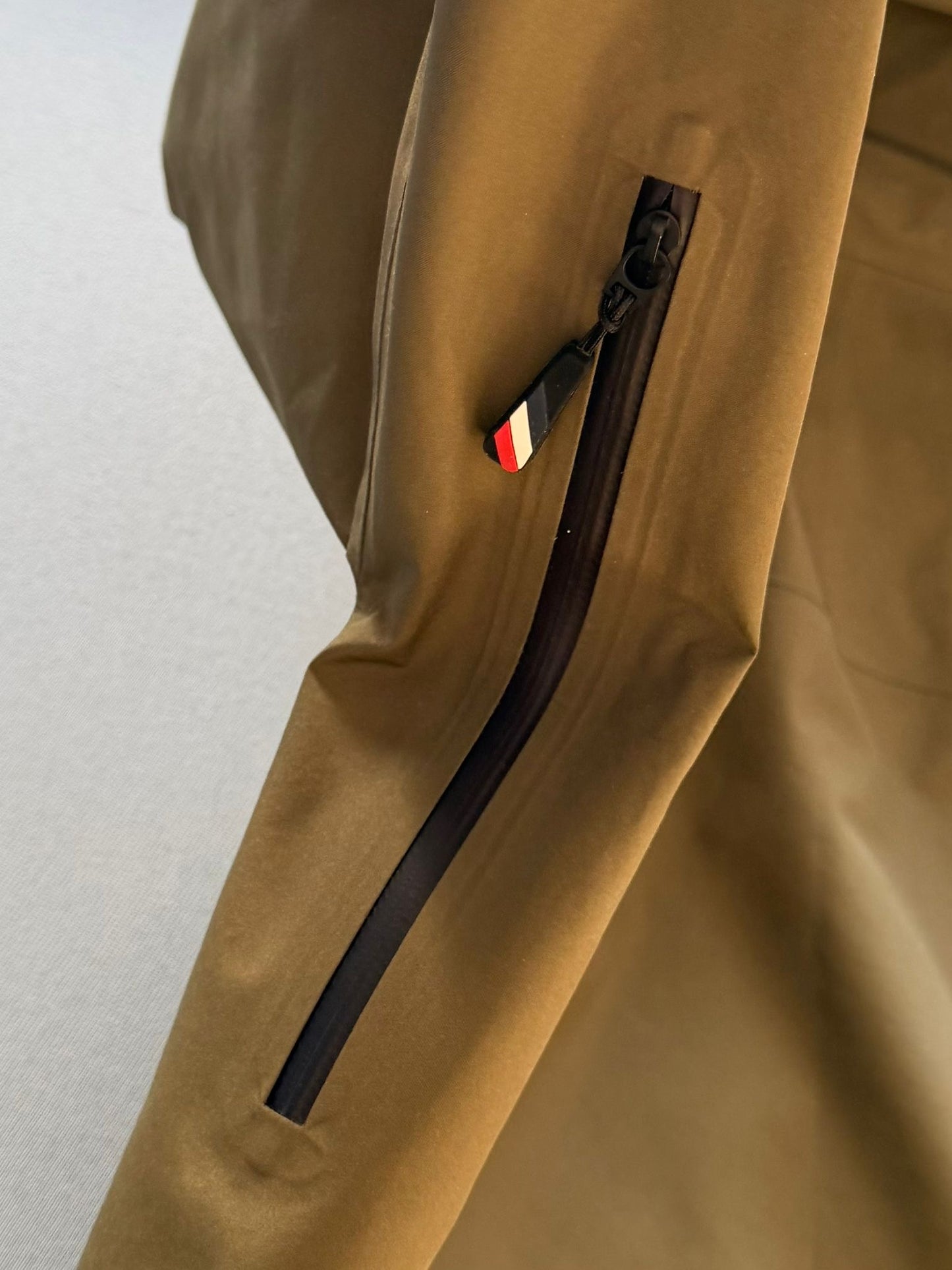 Moncler Fel Grenoble Gortex Khaki Jacket - Size: 3 (26'' ptp)