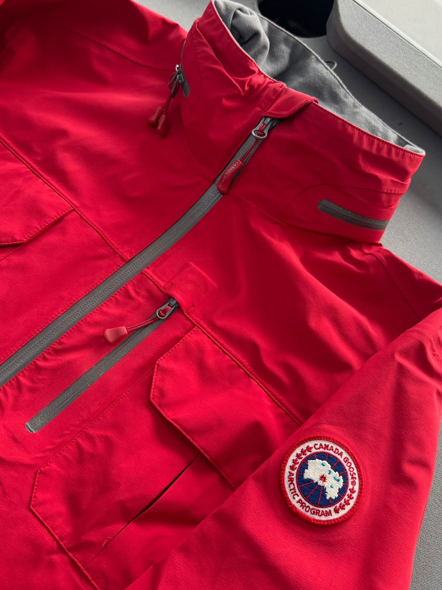 Canada Goose Red Moraine Shell Jacket - Size: Large (24.5''ptp)