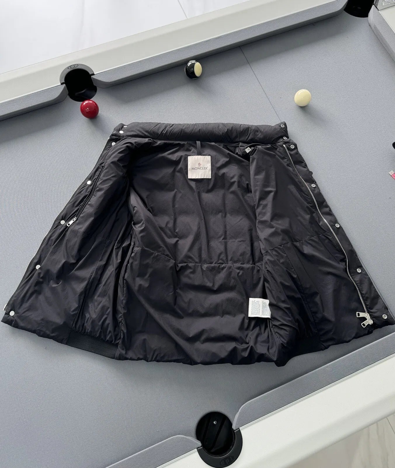 Moncler Black Thar Down Gilet - Medium - Size 2 - 20.5” PTP