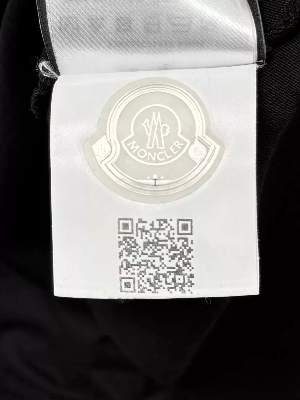 Moncler Genius 2 Black 1952 Logo T Shirt - Small(19.5” PTP)