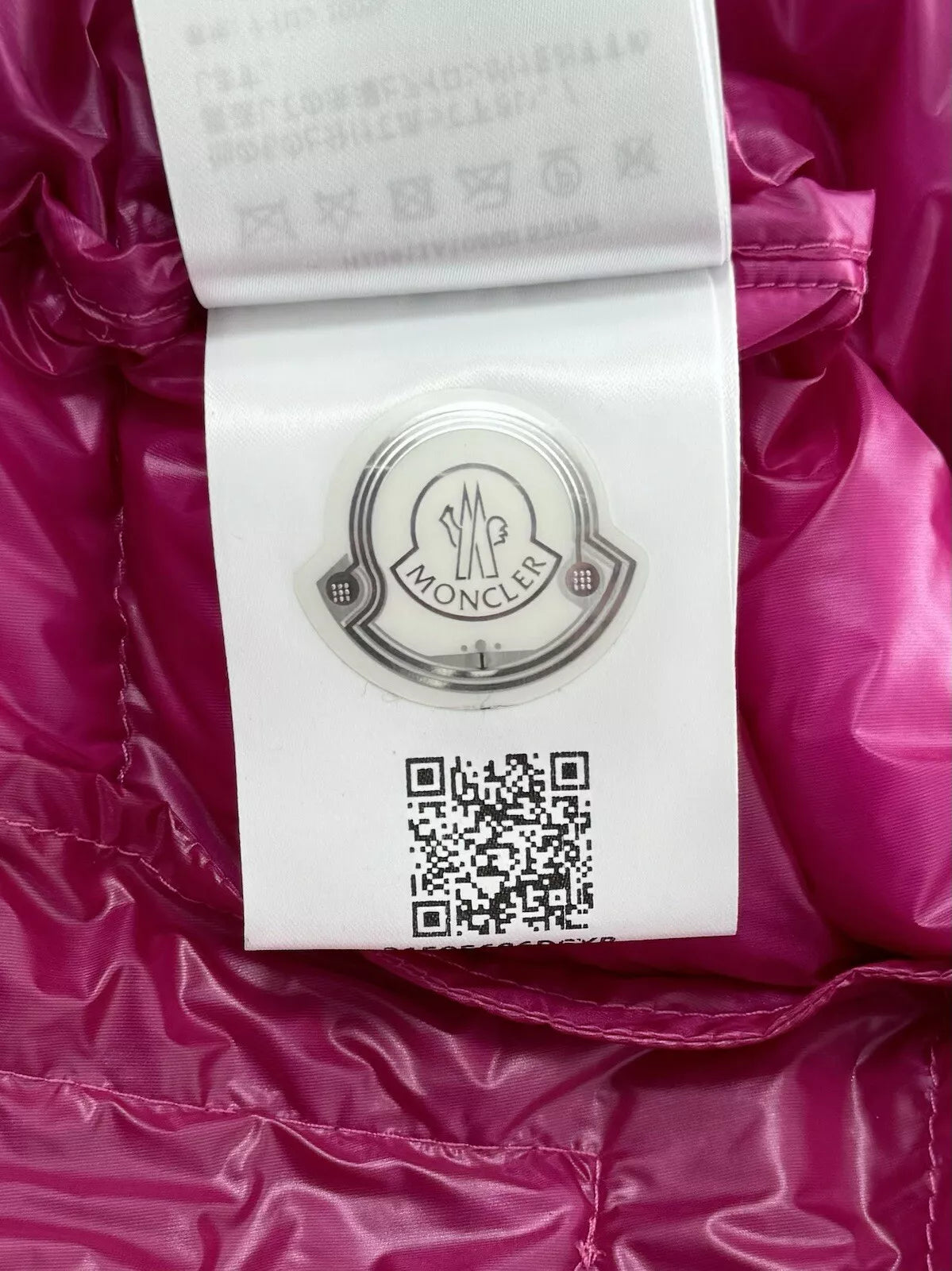 Moncler Acorus Down Jacket - Size 4 - PTP 23” - Large - Brand New