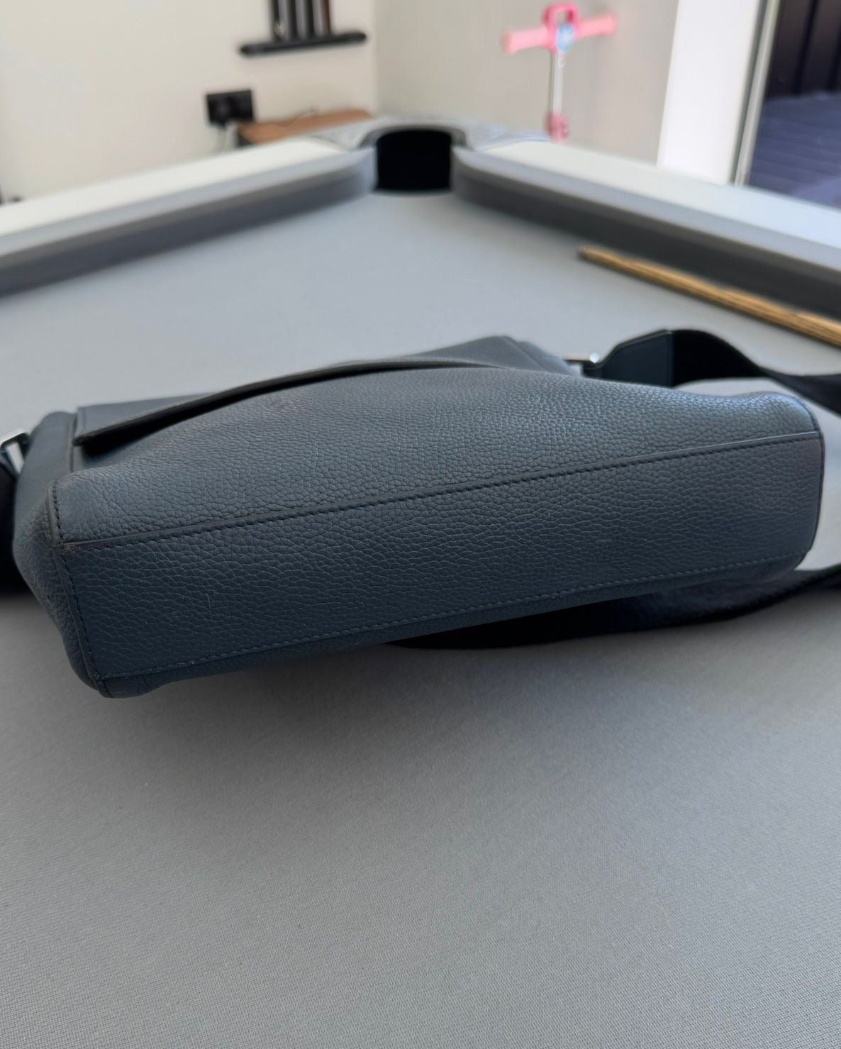 Mulberry Maxwell Messenger Leather Bag In Deep Sea (Navy)