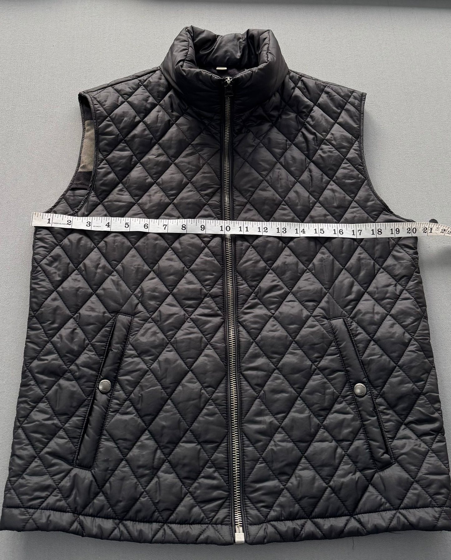 Burberry Black Quilted Gilet - Size Medium - 20” PTP