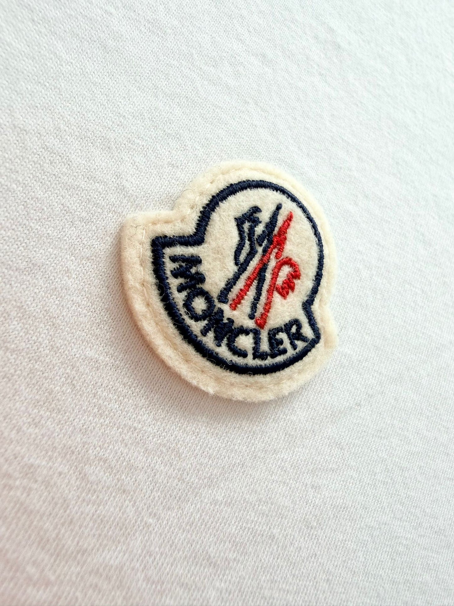 Moncler White Cotton Logo Round Neck TShirt - XL (23''ptp)