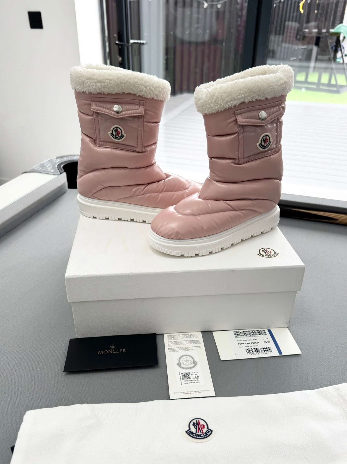 Moncler Gaia Pink Pocket Snow Boots - Size: UK13 (EU32)