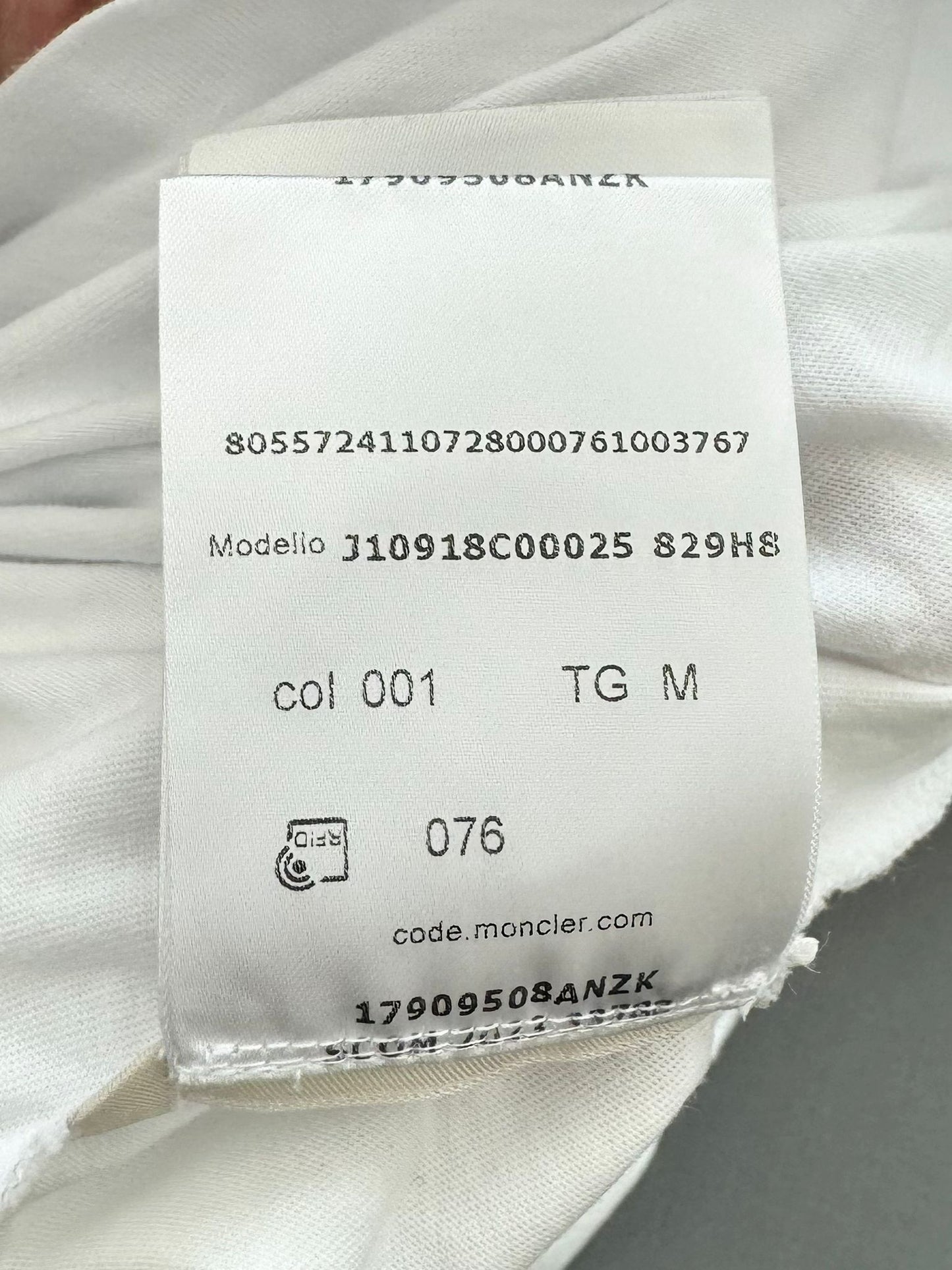 Moncler White Logo Patch Cotton T-Shirt - Medium - 21.5” PTP