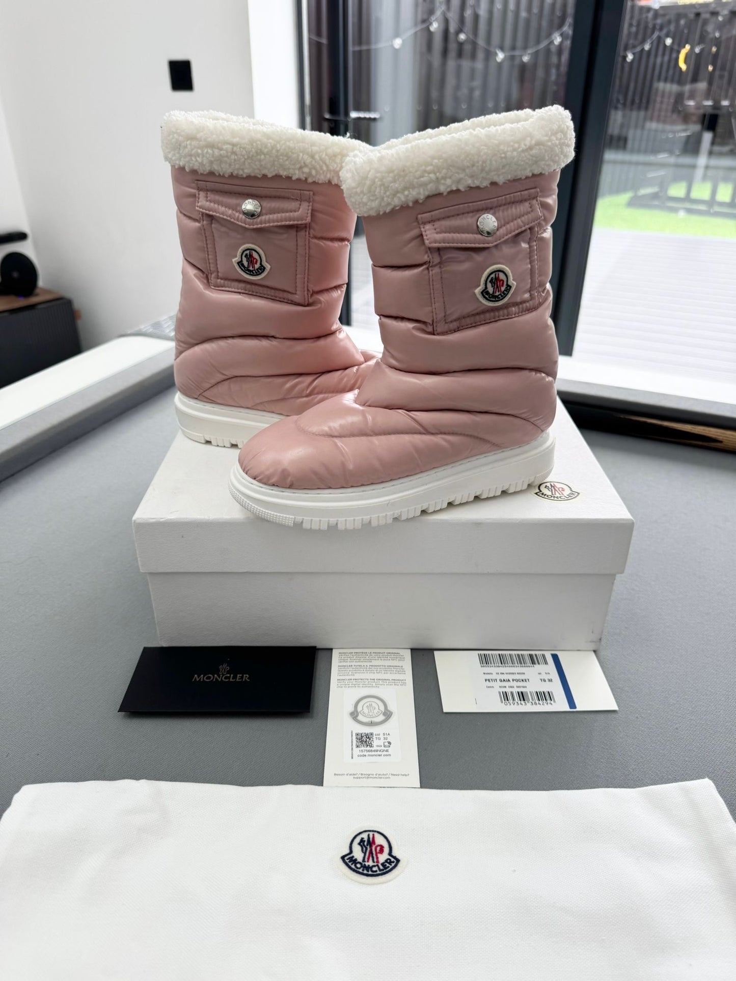 Moncler Gaia Pink Pocket Snow Boots - Size: UK13 (EU32)