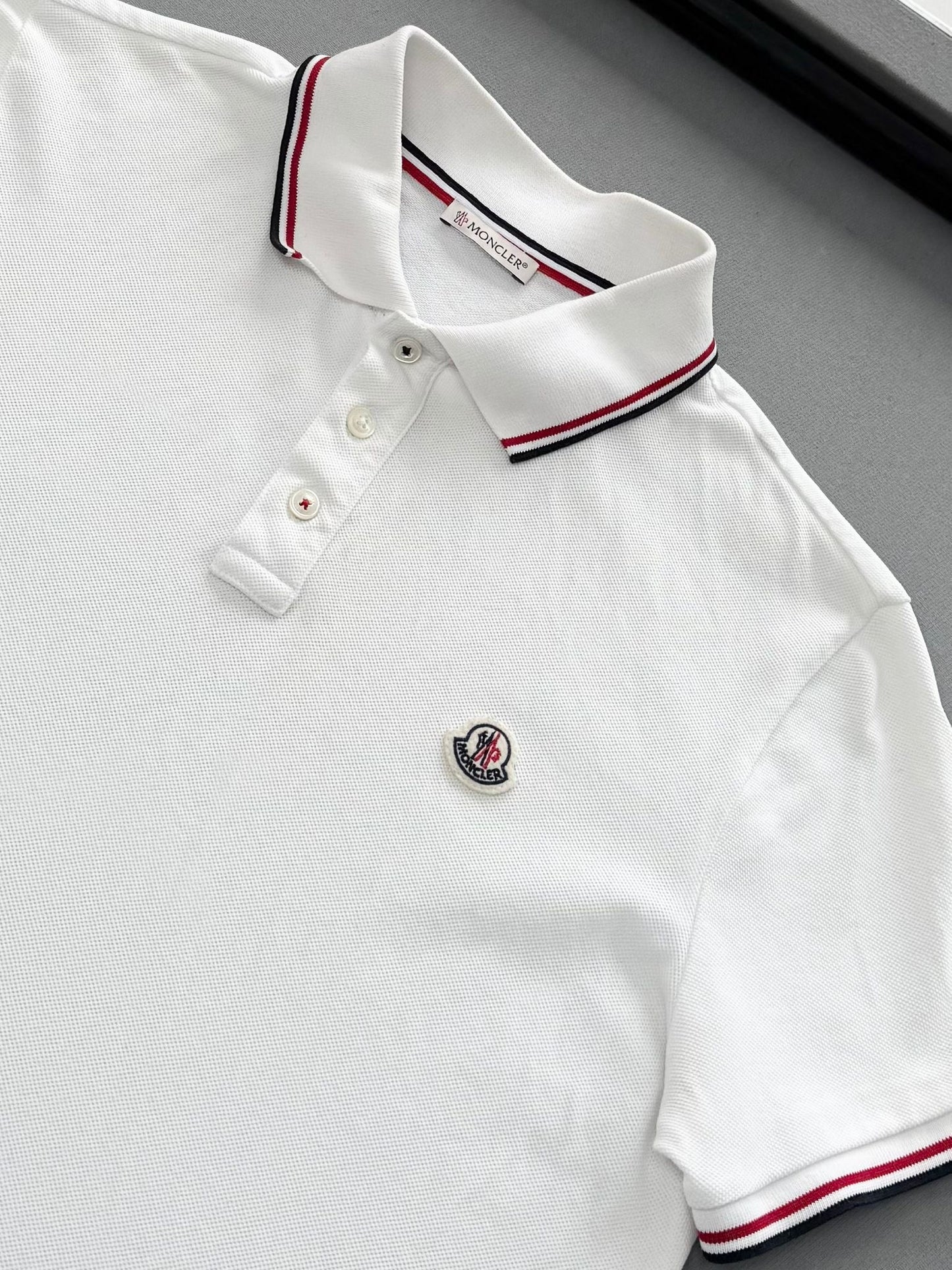 Moncler White Polo T-shirt- Medium (19.5”PTP)
