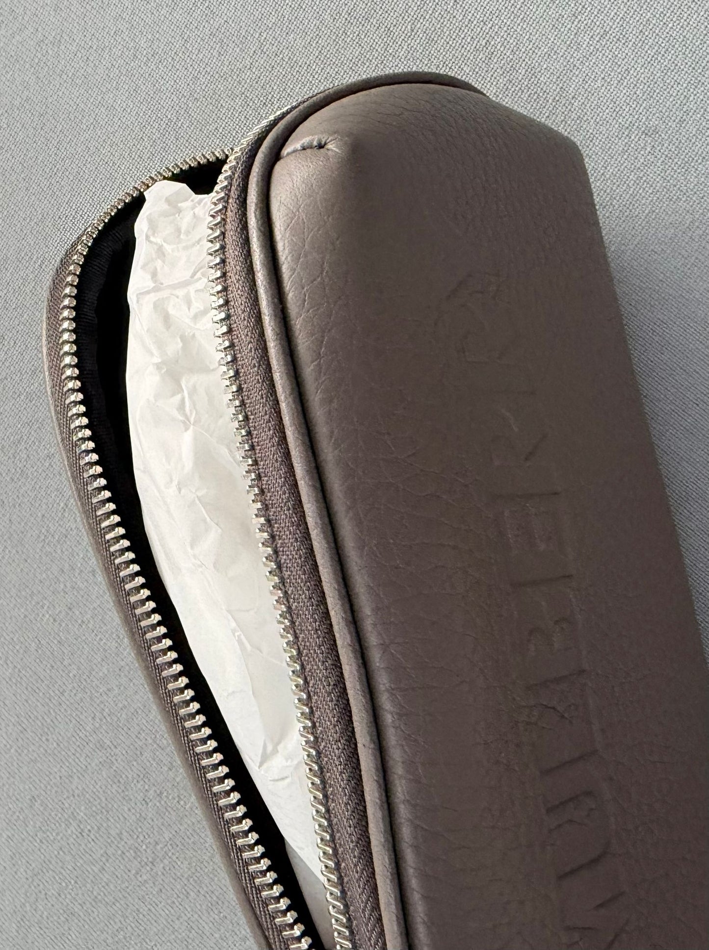 Mulberry Heavy Grain Leather Zipped Pouch Earth Grey – Authentic Pre-Loved UK | Westin High End