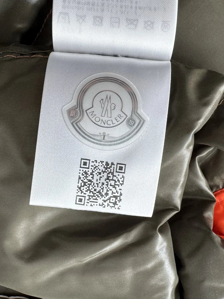 Moncler Orange Bormes Gilet - Size 6 (XL /XXL) 26” PTP