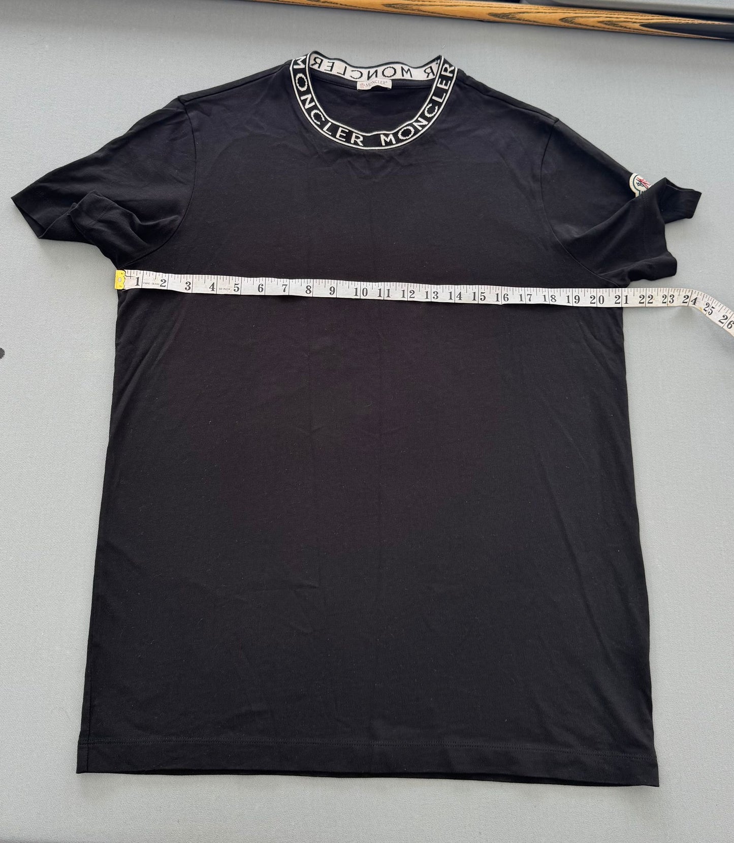 Moncler Black Logo Tape Relaxed Fit Cotton T-Shirt - Medium (21” PTP)