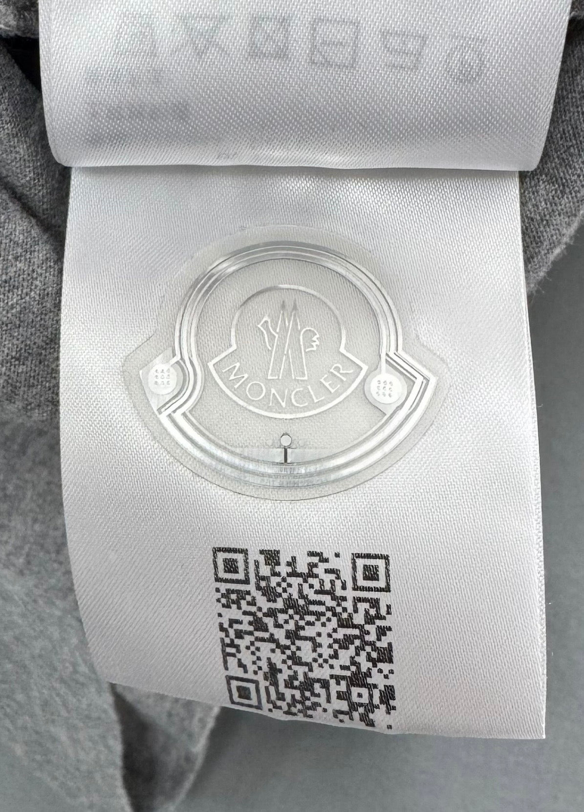 Moncler Logo Patch Cotton T-Shirt – White (Size Large)