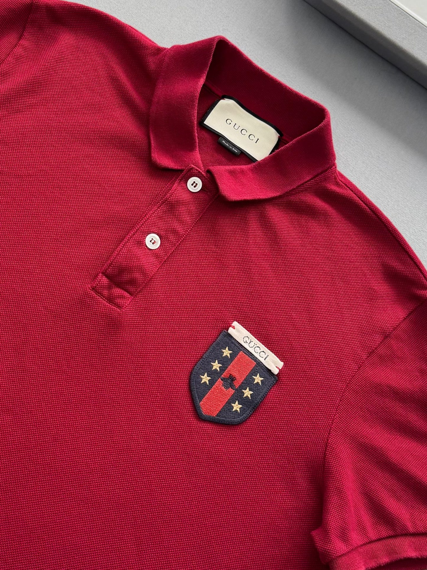 Gucci Red Bee Applique Detail Honeycomb Knit Polo T-Shirt - Large - 20.5” PTP - Fits Medium