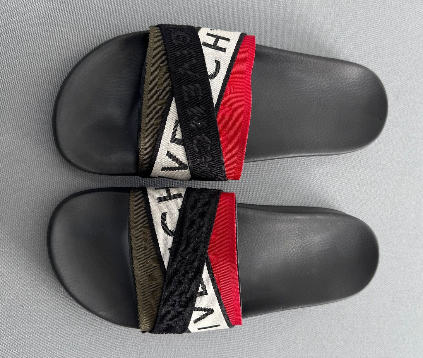 Givenchy Men’s Sliders - UK 8 - EU 42