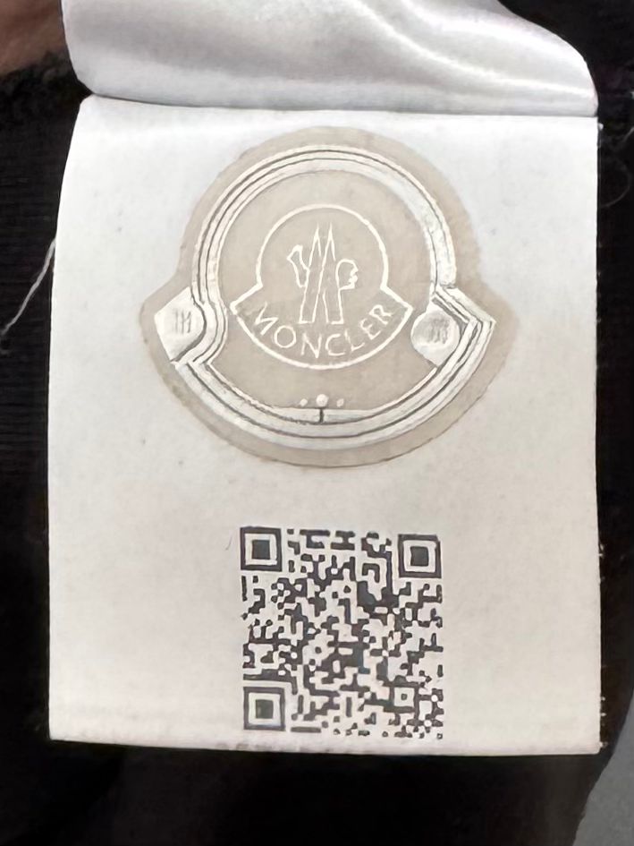 Moncler Maglia Print Black T Shirt - XXXL (25''PTP)