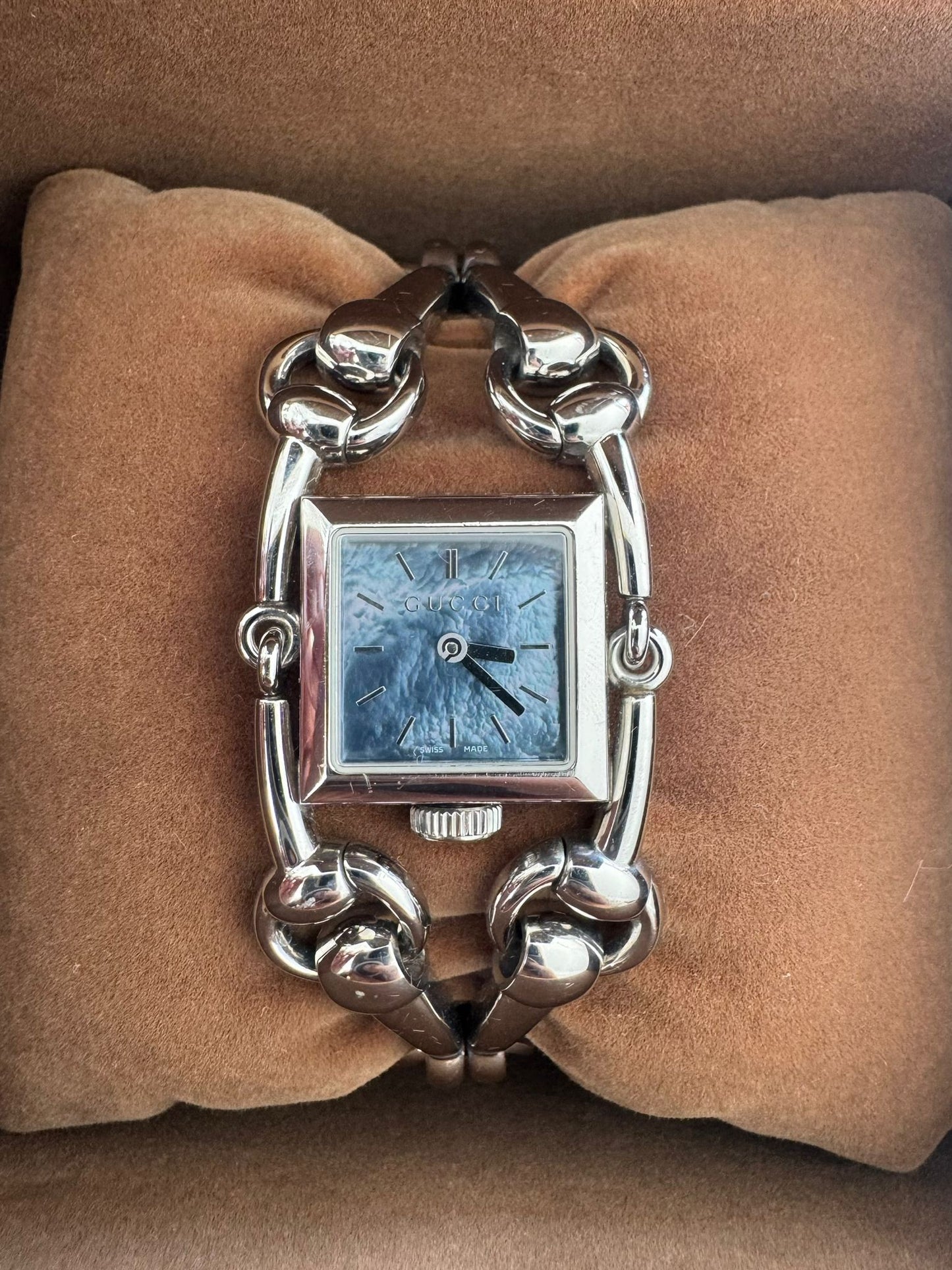 Gucci Women's Quartz Watch Signoria Horse-Bit Blue Mother Of Pearl Face - Silver - 116.5 - Boxed