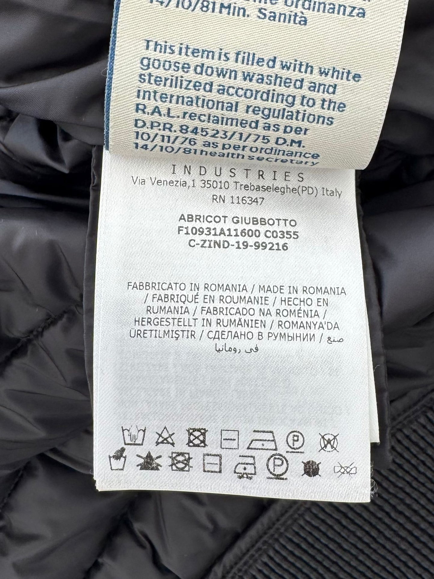 Moncler Abricot Down Black Bomber Jacket - Size 00 (UK8) 18.5''PTP