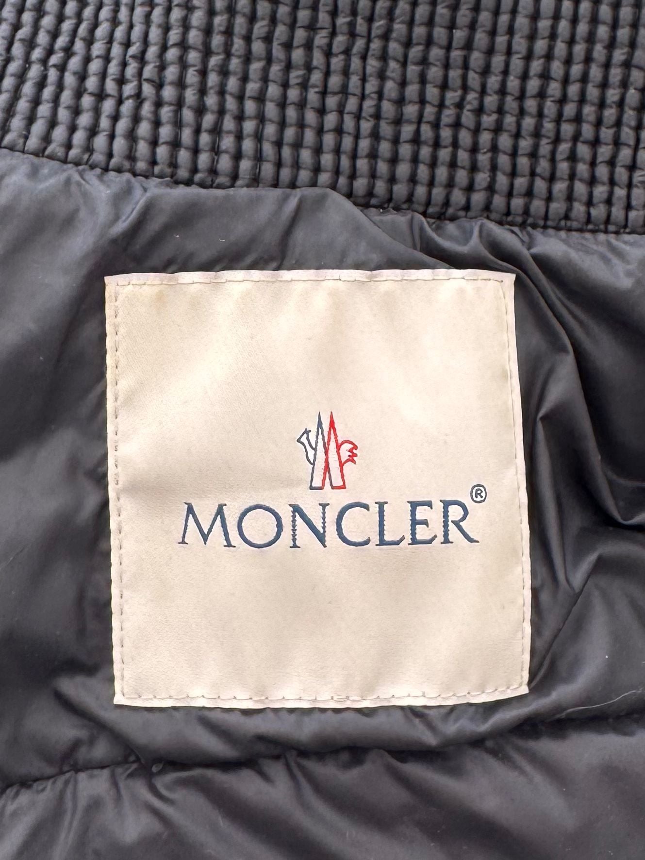 Moncler Abricot Down Black Bomber Jacket - Size 00 (UK8) 18.5''PTP