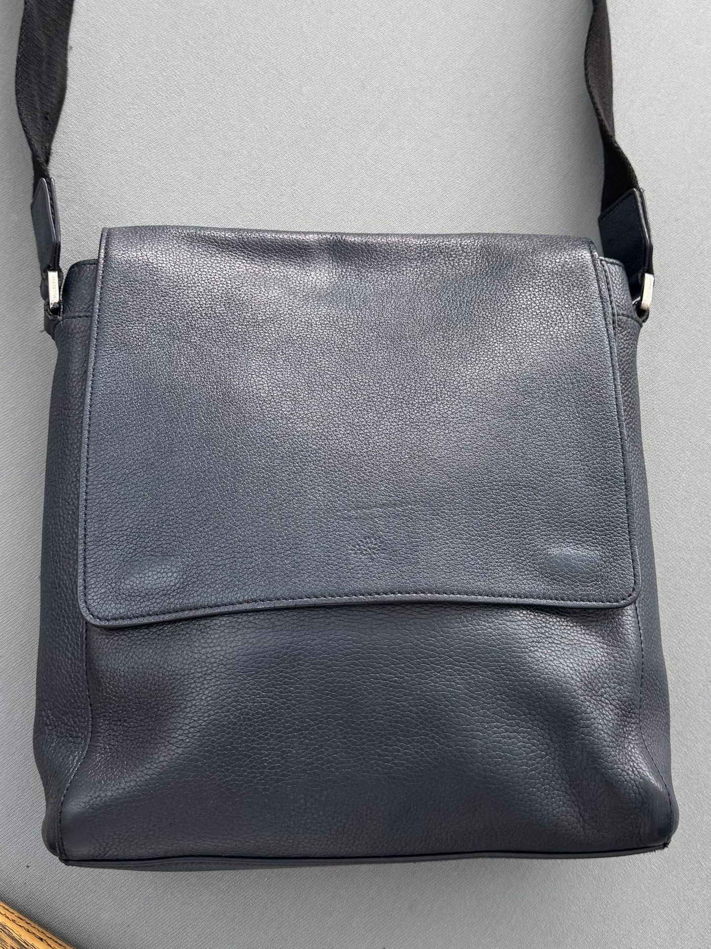 Mulberry Maxwell Messenger Leather Bag In Deep Sea (Navy)