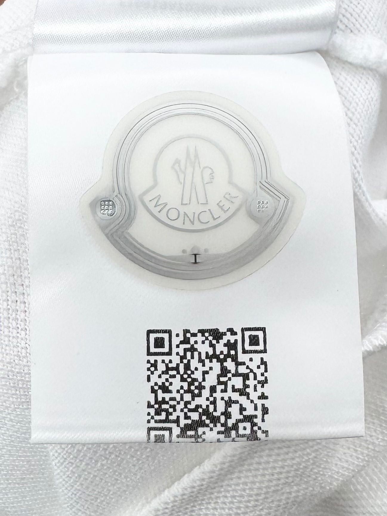 Moncler White Polo T-shirt- Medium (19.5”PTP)